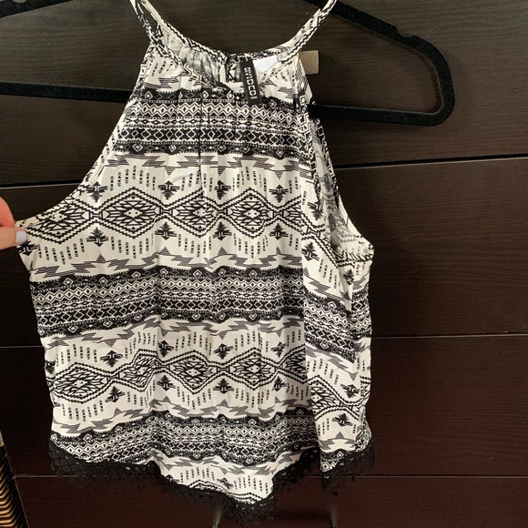 Black and White H&M top - Picture 1 of 4